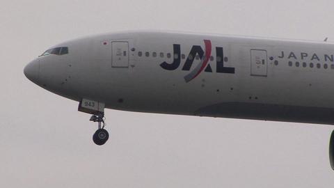 日本航空　JA8943