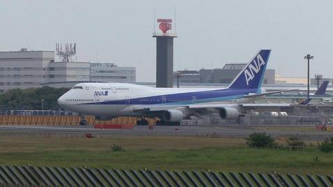 全日本空輸　JA8962
